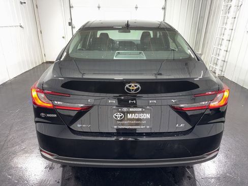 New 2026 Toyota Camry LE FWD image 32