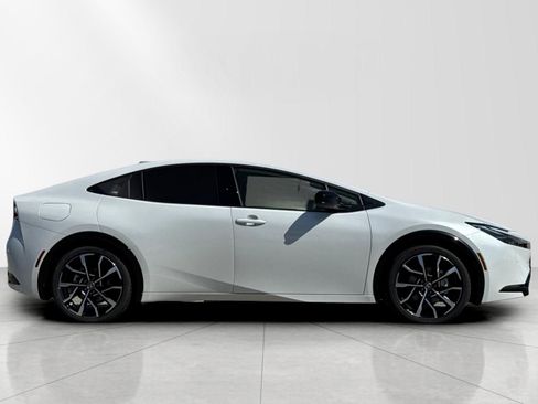 New 2026 Toyota Prius Plug-In Hybrid image 2