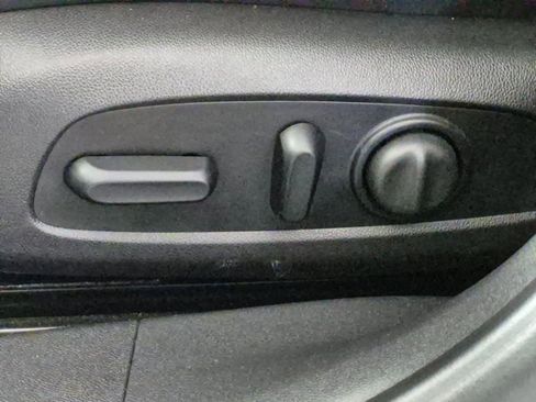 Used 2017 Chevrolet Malibu LT w/ Leather Package image 15