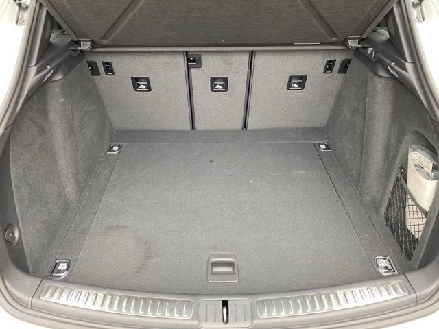 Certified 2024 Porsche Macan AWD/4WD image 17