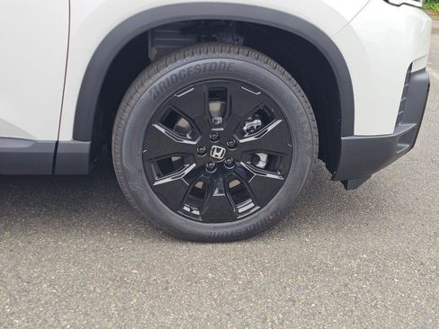 New 2026 Honda Pilot Black Edition image 9