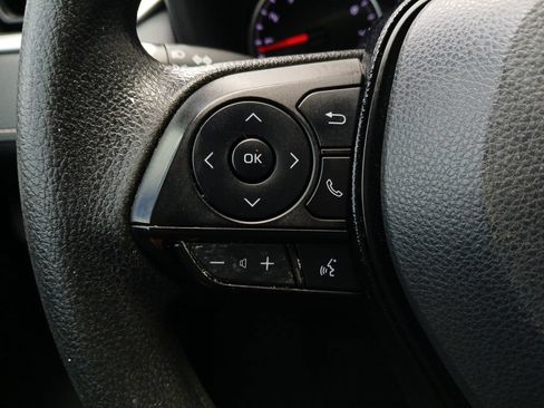 Used 2021 Toyota RAV4 LE FWD image 11