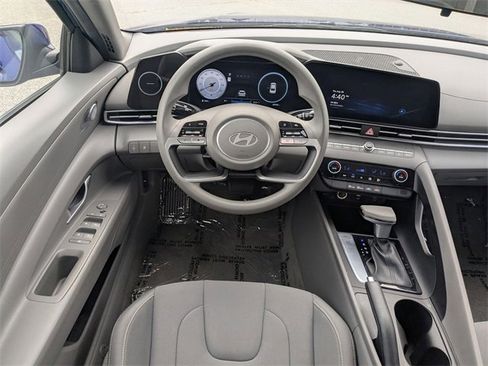 Used 2024 Hyundai Elantra SEL image 29