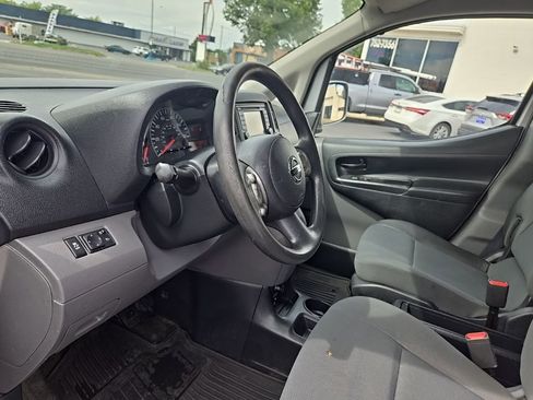 Used 2015 Nissan NV200 SV w/ Technology Package image 11