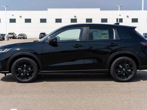 Used 2023 Honda HR-V Sport image 4