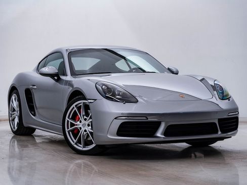 Used 2025 Porsche 718 Cayman S image 8