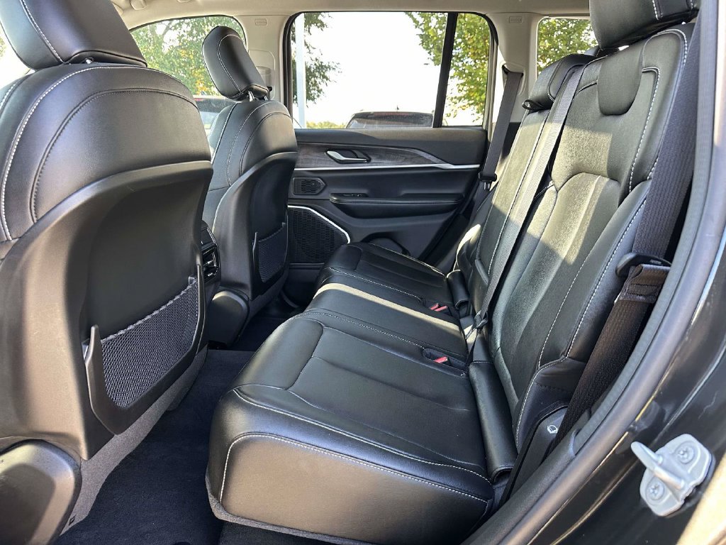 Used 2023 Jeep Grand Cherokee 4WD 4xe image 15