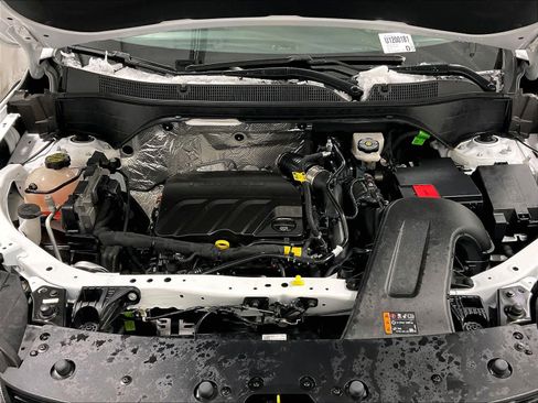 Used 2025 Chevrolet Trax LT w/ LT Convenience Package image 30