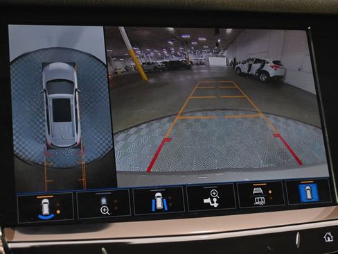 Used 2022 Cadillac XT6 Premium Luxury w/ Platinum Package AWD/4WD image 32