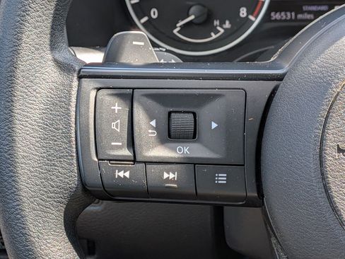 Used 2024 Nissan Rogue S FWD image 18