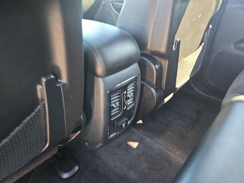 Used 2015 Jeep Grand Cherokee Altitude AWD/4WD image 14