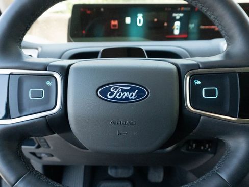 Used 2025 Ford Expedition Max Active RWD image 31