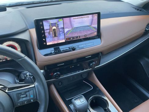 Used 2024 Nissan Rogue Platinum w/ Platinum Premium Package image 14