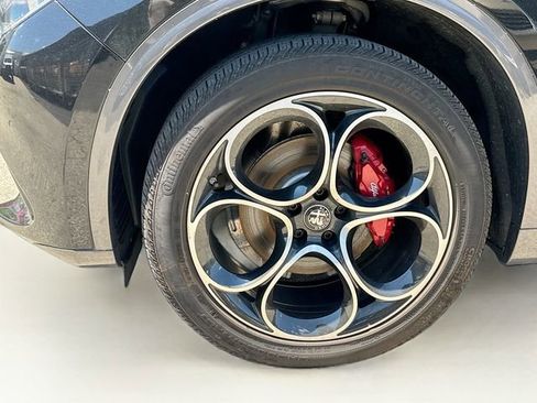 Used 2023 Alfa Romeo Stelvio Ti AWD/4WD image 14