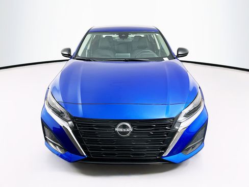 Used 2025 Nissan Altima 2.5 SV image 2