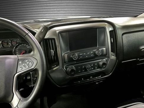 Used 2018 Chevrolet Silverado 1500 LT w/ LT Convenience Package image 10