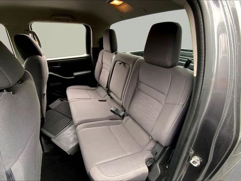 Used 2022 Nissan Frontier S w/ Technology Package AWD/4WD image 16