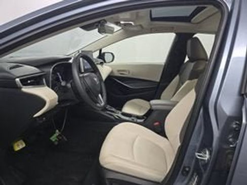 Used 2025 Toyota Corolla XLE FWD image 7