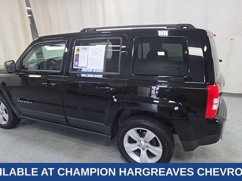 Used 2014 Jeep Patriot Latitude w/ Sun/Sound Group AWD/4WD image 7