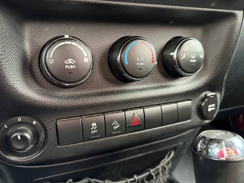 Used 2011 Jeep Wrangler Sport image 19