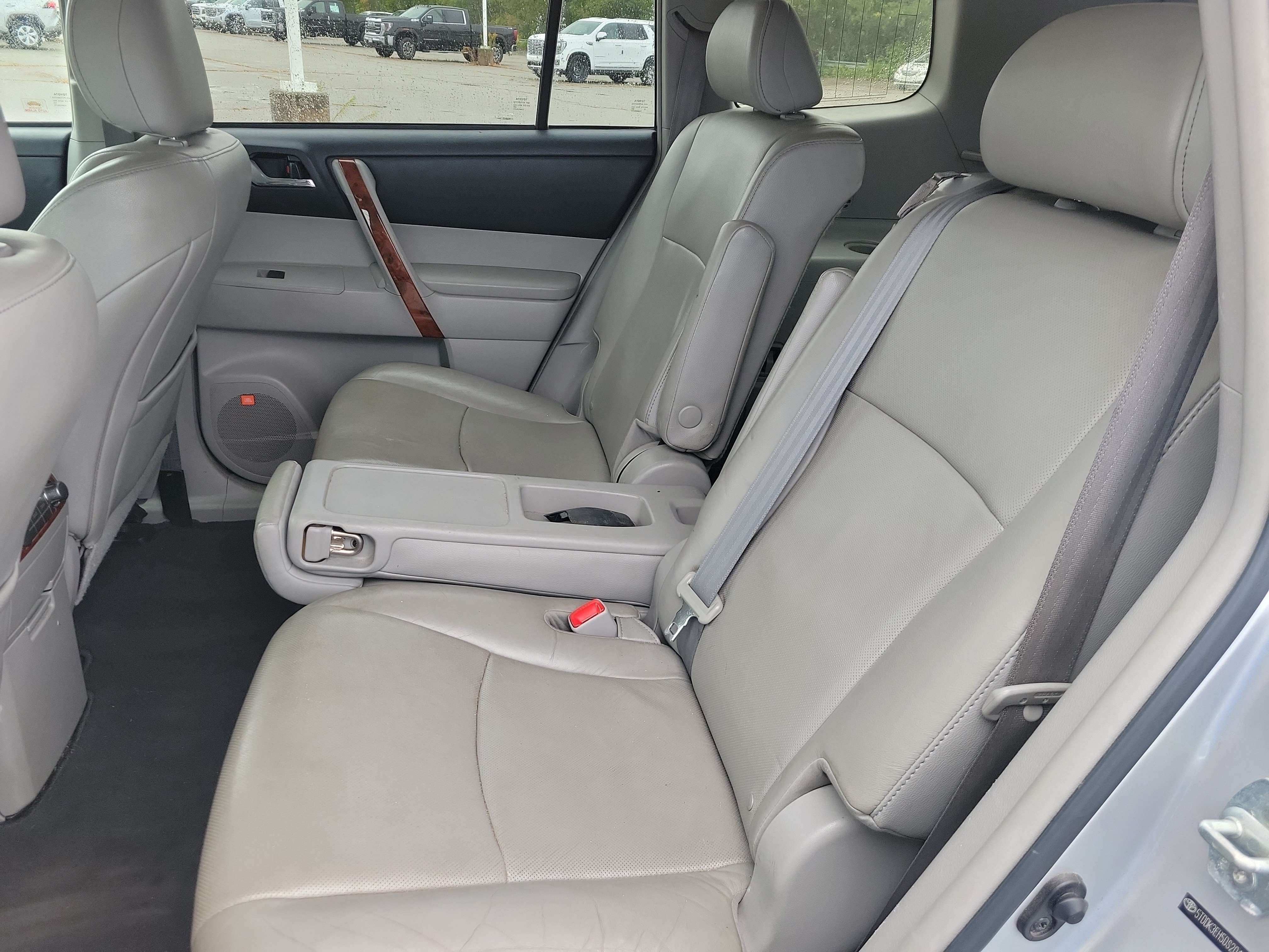 Used 2013 Toyota Highlander Limited AWD/4WD image 12