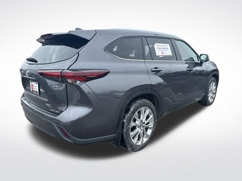 Certified 2025 Toyota Highlander Limited image 5