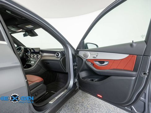 Used 2021 Mercedes-Benz GLC 300 4MATIC image 42