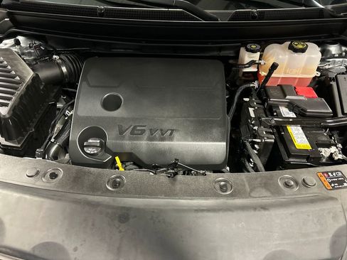 Used 2024 Buick Enclave Essence image 27