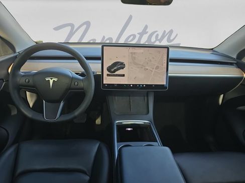 Used 2022 Tesla Model Y Long Range AWD/4WD image 19