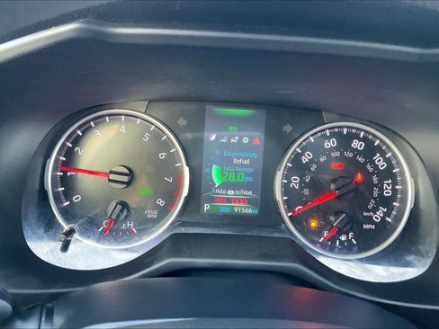 Used 2021 Toyota RAV4 XLE FWD image 25