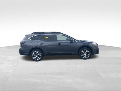 Used 2022 Subaru Outback Limited image 6