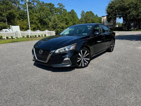 Used 2019 Nissan Altima 2.5 SR w/ SR Premium Package AWD/4WD image 28
