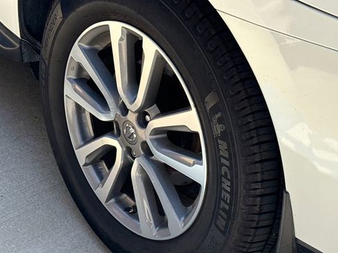 Used 2014 Nissan Pathfinder SL w/ Trailer Tow Package image 10