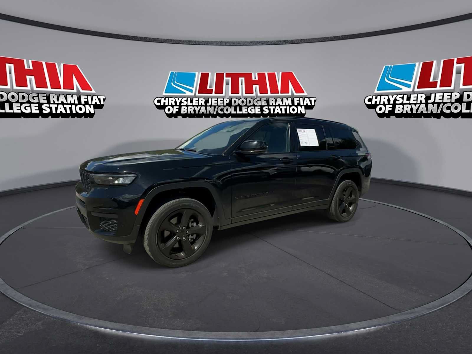 Used 2023 Jeep Grand Cherokee L Laredo AWD/4WD image 4