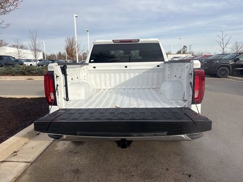 Used 2025 GMC Sierra 1500 SLT AWD/4WD image 8
