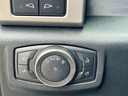 Used 2019 Ford F450 Platinum w/ Platinum Ultimate Package AWD/4WD image 12