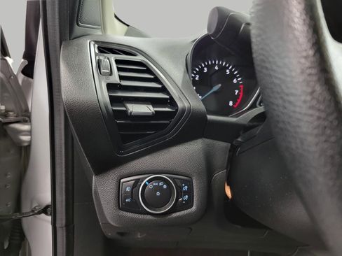 Used 2017 Ford Escape SE w/ SE Cold Weather Package AWD/4WD image 10