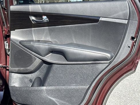 Used 2019 Kia Sorento LX w/ LX Convenience Package image 16