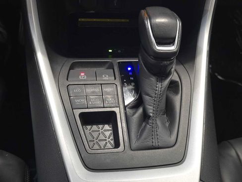 Certified 2021 Toyota RAV4 XLE Premium AWD/4WD image 16