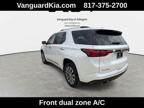 Used 2023 Chevrolet Traverse Premier FWD image 7