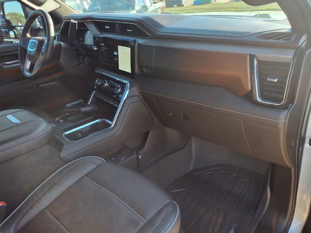 Used 2024 GMC Sierra 3500 Denali w/ Denali Reserve Package AWD/4WD image 30