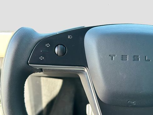 Used 2022 Tesla Model X AWD/4WD image 33