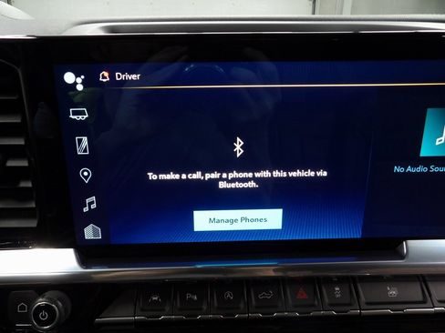 Used 2023 Chevrolet Silverado 1500 High Country w/ Technology Package image 24