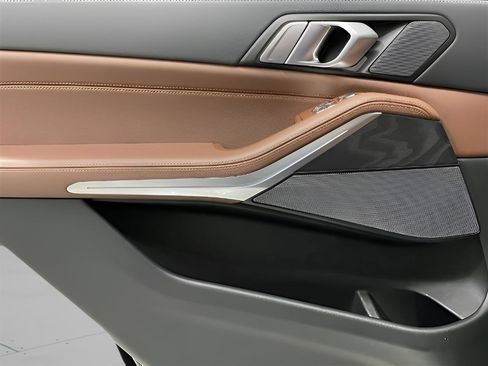 Used 2020 BMW X7 xDrive40i w/ Premium Package image 11