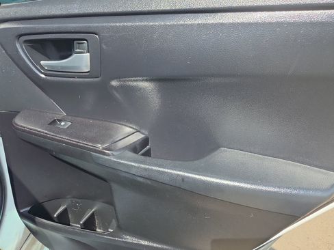 Used 2017 Toyota Camry SE FWD image 22