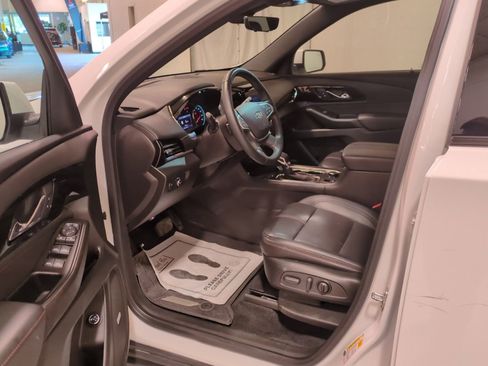 Used 2023 Chevrolet Traverse RS w/ LPO, Floor Liner Package AWD/4WD image 18
