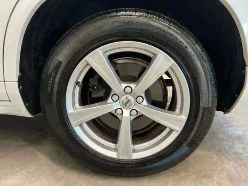 Used 2017 Volvo XC90 T5 Momentum w/ Vision Package image 37