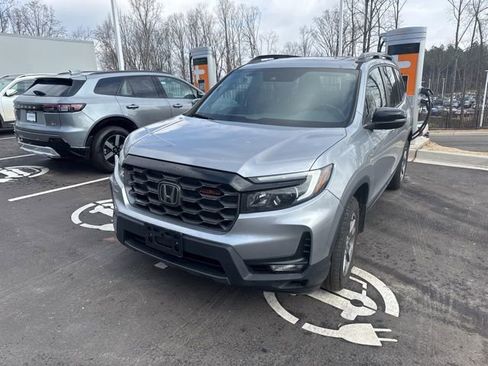 Used 2023 Honda Passport TrailSport image 4
