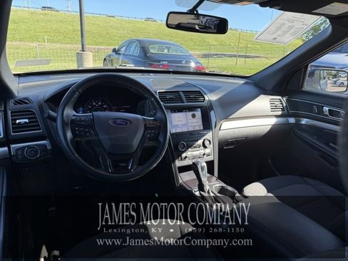 Used 2018 Ford Explorer XLT w/ Equipment Group 201A image 12