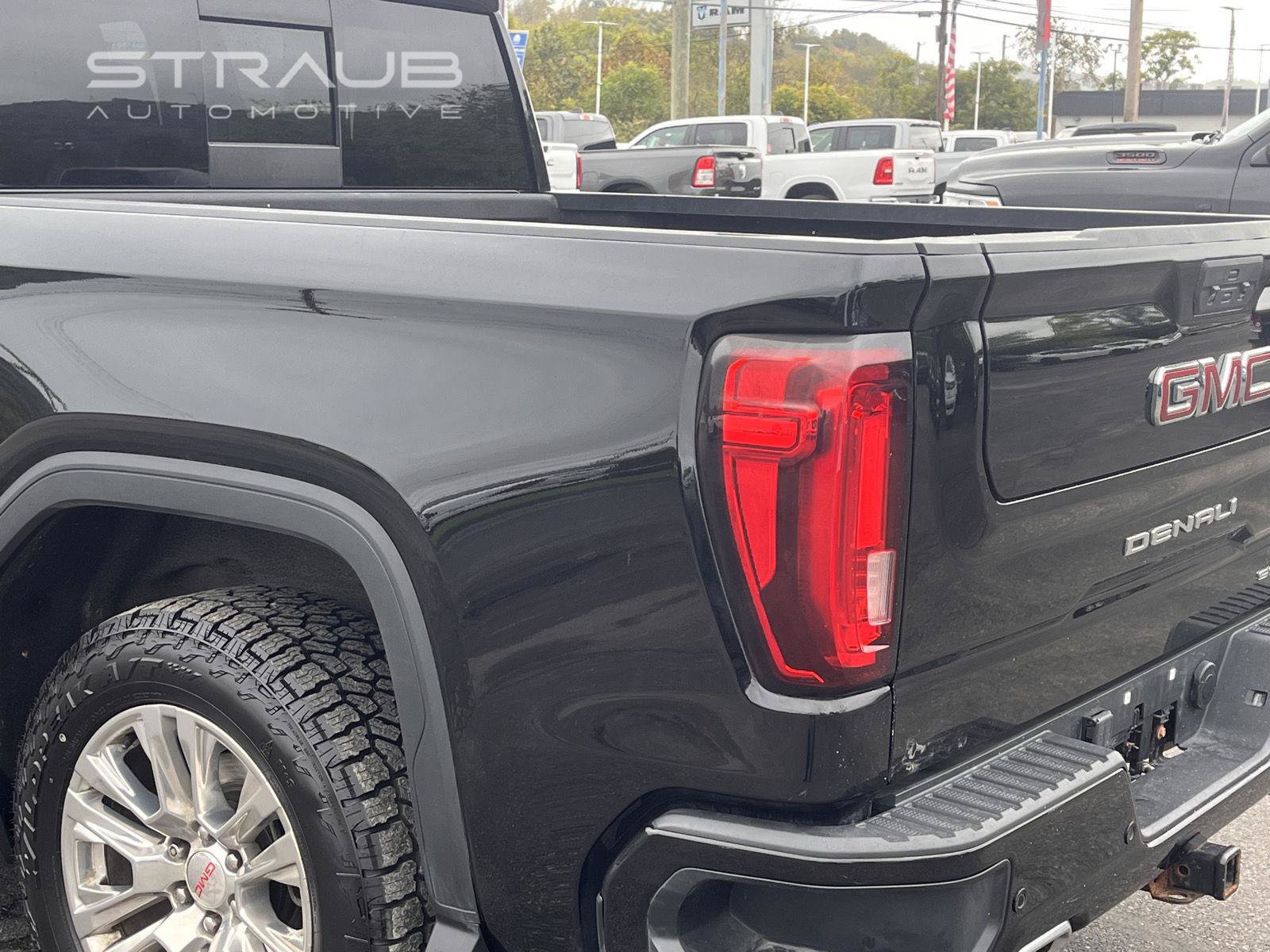 Used 2020 GMC Sierra 1500 Denali w/ Technology Package AWD/4WD image 8